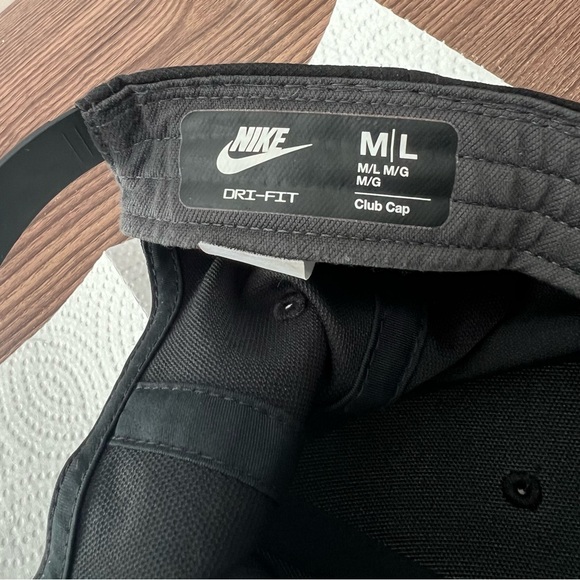 Nike Black and White Logo Cap DRI-FIT - Picture 4 of 5